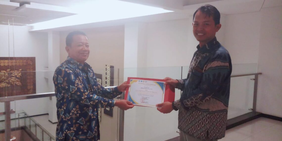 SELAMAT DAN SUKSES