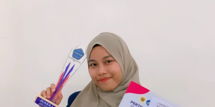 JUARA 1 LOMBA PRESENTER TINGKAT NASIONAL