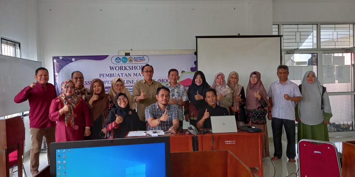 WORKSHOP PEMBUATAN MATERI MASSIVE OPEN ONLINE COURSE (MOOC)