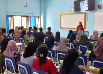 Pelatihan PKM Prodi Pendidikan Fisika