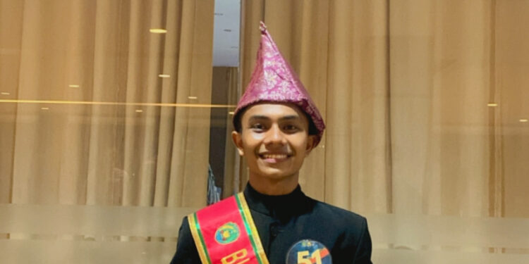 Mahasiswa Pendidikan Fisika UNIB Meraih Prestasi sebagai Top 7 Bujang Gadis Kota Bengkulu 2023