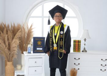 Salah Satu Mahasiswa Pendidikan Fisika Fakultas Keguruan Dan Ilmu Pendidikan Universitas Bengkulu Telah Berhasil Meraih Prestasi Dalam Ajang Lulusan Menginspirasi Unib