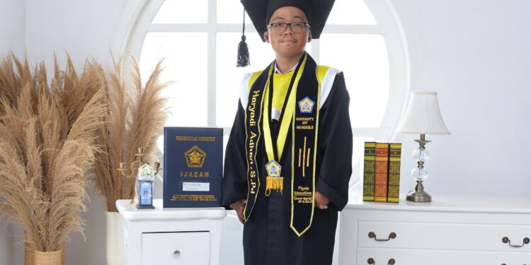 Salah Satu Mahasiswa Pendidikan Fisika Fakultas Keguruan Dan Ilmu Pendidikan Universitas Bengkulu Telah Berhasil Meraih Prestasi Dalam Ajang Lulusan Menginspirasi Unib