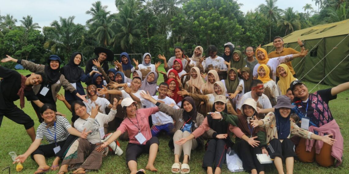 PRESS RELEASE KEGIATAN KEMAH BAKTI SOSIAL (KBS) PROGRAM STUDI PENDIDIKAN FISIKA TAHUN 2024: Mengabdi dan Peduli untuk Masyarakat