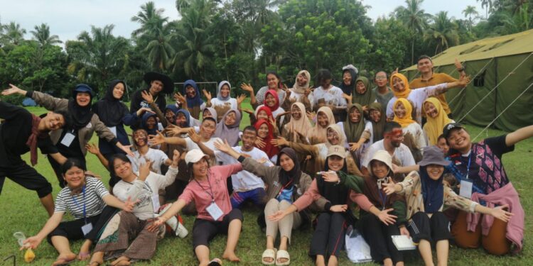 PRESS RELEASE KEGIATAN KEMAH BAKTI SOSIAL (KBS) PROGRAM STUDI PENDIDIKAN FISIKA TAHUN 2024: Mengabdi dan Peduli untuk Masyarakat