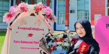 MAHASISWA PENDIDIKAN FISIKA UNIB MERAIH PRESTASI SEBAGAI WISUDAWAN TERMUDA FKIP UNIVERSITAS BENGKULU PERIODE 103 TAHUN 2026