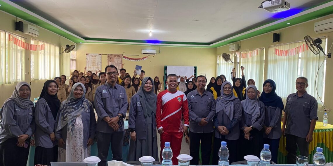PRESS RELEASE PENGABDIAN DOSEN PENDIDIKAN FISIKA TEKNOLOGI SMARTPHONE MELALUI APLIKASI PHYPHOX DI SMAN 4 KOTA BENGKULU TAHUN 2026