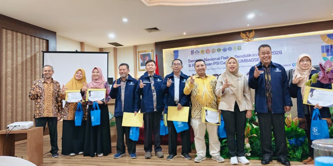 Prof. Dr. Iwan Setiawan, S.Si., M.Sc. Raih Penghargaan Dosen Berprestasi Terbaik 3 Jenjang Guru Besar pada Seminar Nasional Fisika–Pendidikan Fisika 2026