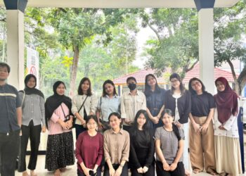 PHYSICS WORSHIP TOGETHER: BERTUMBUHLAH UNTUK MENJADI TERANG DUNIA