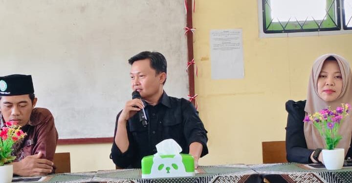 PRESS RELEASE PENGABDIAN DOSEN PENDIDIKAN FISIKA UNIVERSITAS BENGKULU UPAYA MENGOPTIMALKAN PEMBELAJARAN FISIKA DI SMA IT KHOIRU UMMAH CURUP REJANG LEBONG DENGAN ALAT PRAGA SEDERHANA